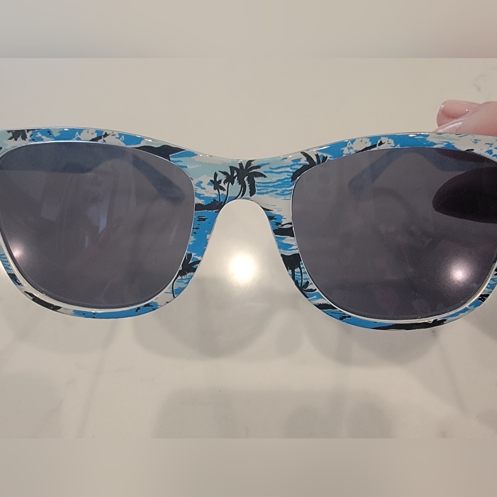 Cute tropical sunglasses like new!